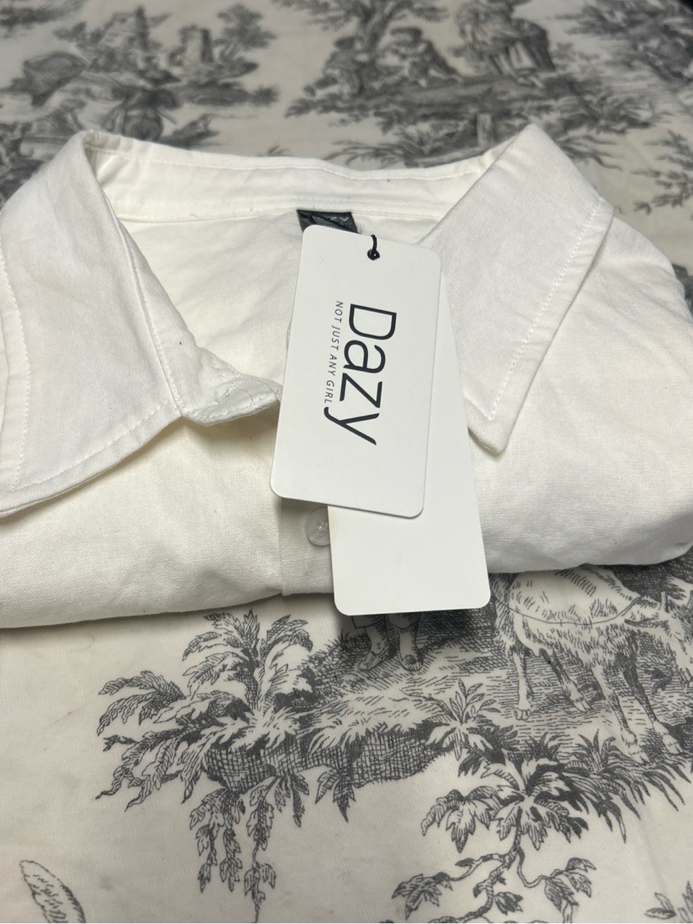 Dazy Men’s White Casual Button-Down Shirt